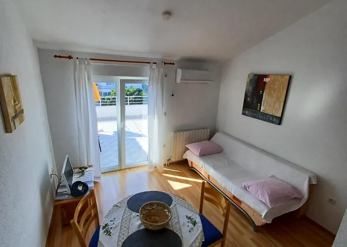 Summer 2026 Apartments Near The Beach