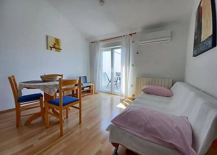 Summer 2026 Apartments Near The Beach