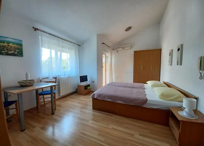 Summer 2026 Apartments Near The Beach *