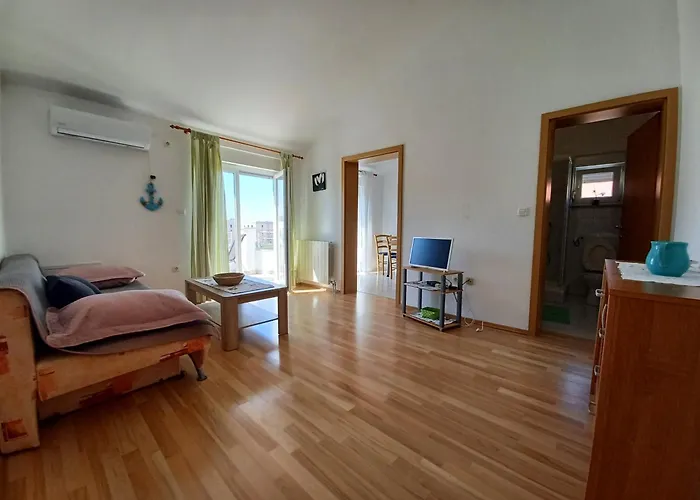 Summer 2026 Apartments Near The Beach