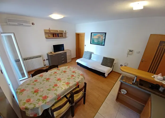 Summer 2026 Apartments Near The Beach 아파트 자다르