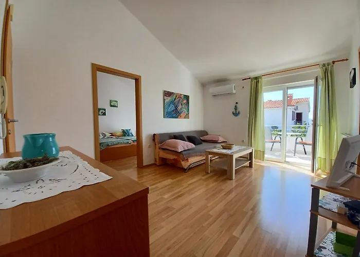 Summer 2026 Apartments Near The Beach *