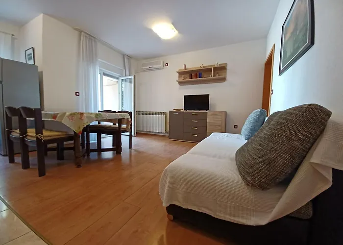 Summer 2026 Apartments Near The Beach 아파트 *