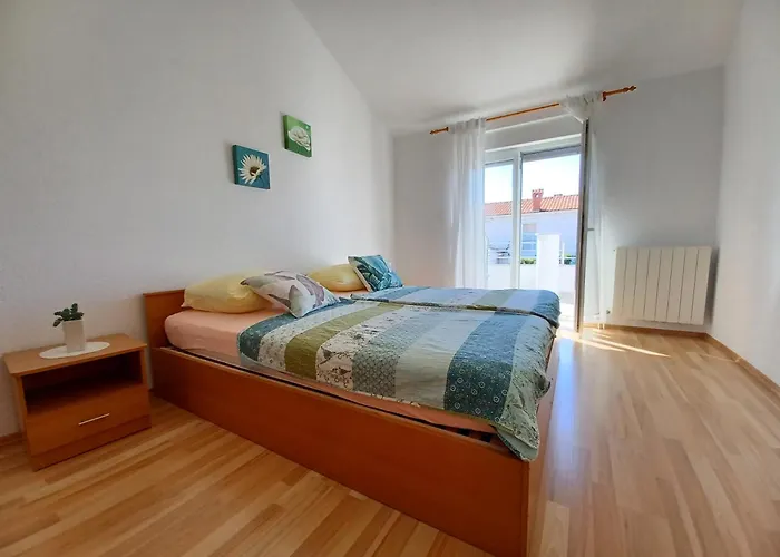 Summer 2026 Apartments Near The Beach *